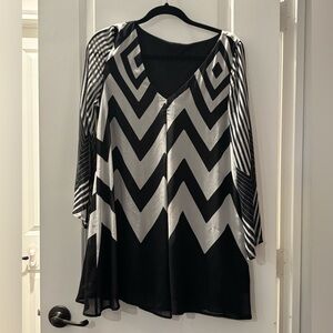 Black and White Chevron Patterned Top